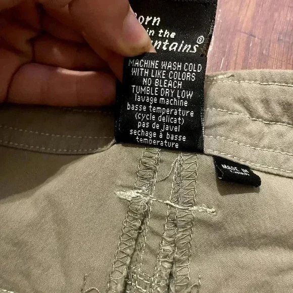 Kuhl Womens 2 Capri Pants Beige Cargo Pockets Camping Hiking Outdoor Gardening - Picture 9 of 15